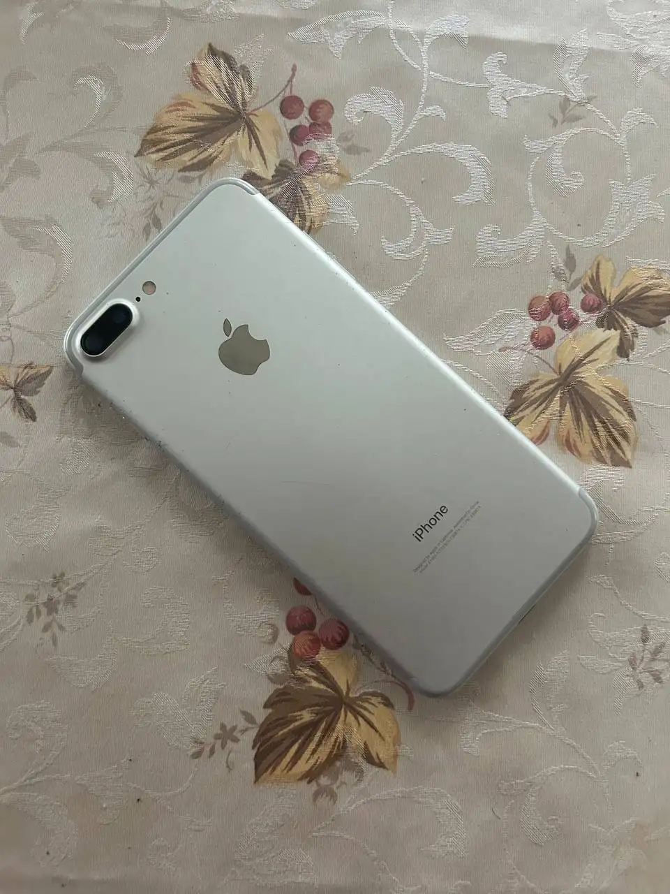 Продам iPhone 7+ 128 ГБ с разбитым экраном - Смартфоны (Электроника) в Пермь
