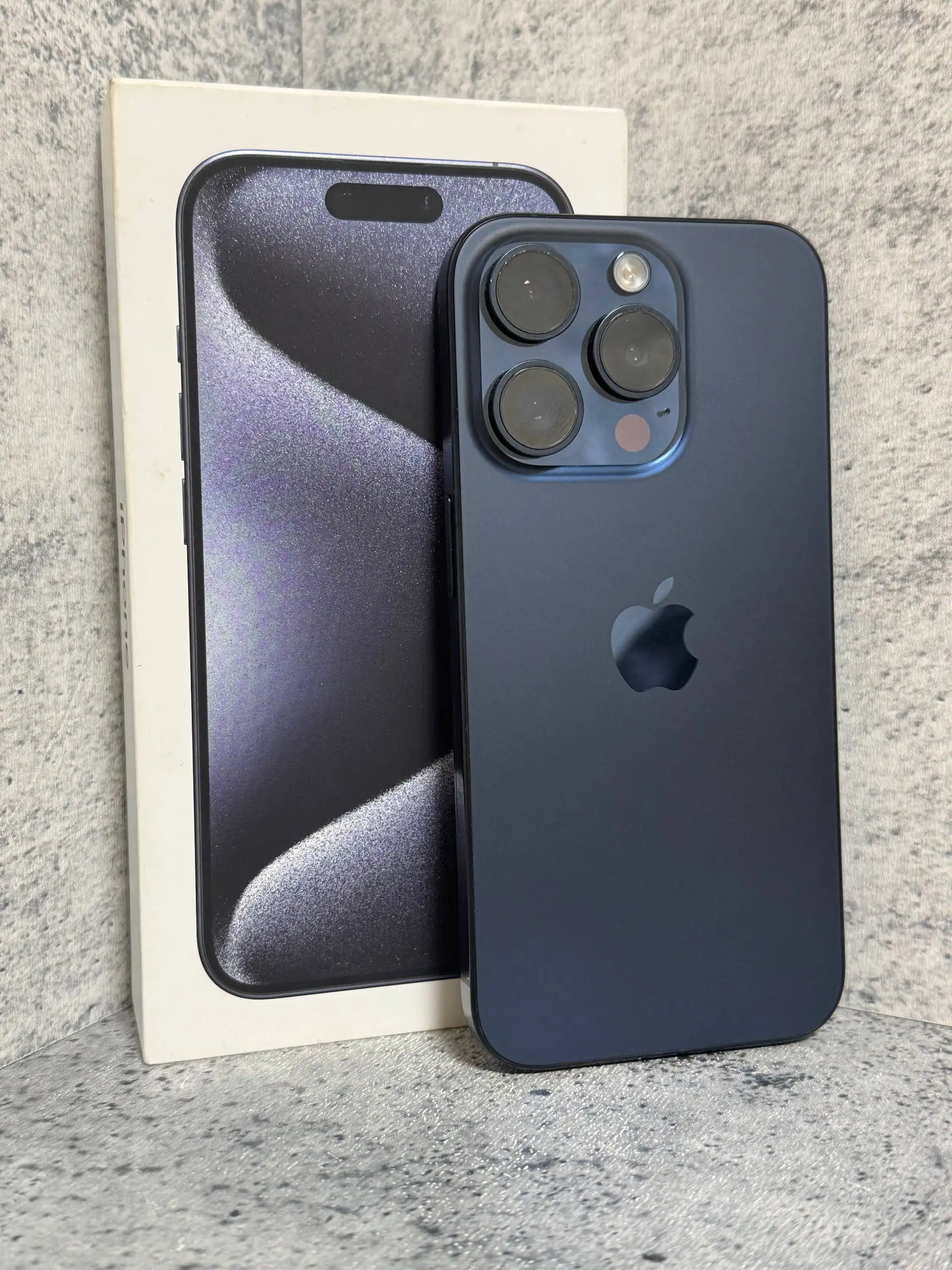 iPhone 15 Pro 128GB eSIM с замененным дисплеем - Смартфоны (Электроника) в Пермь