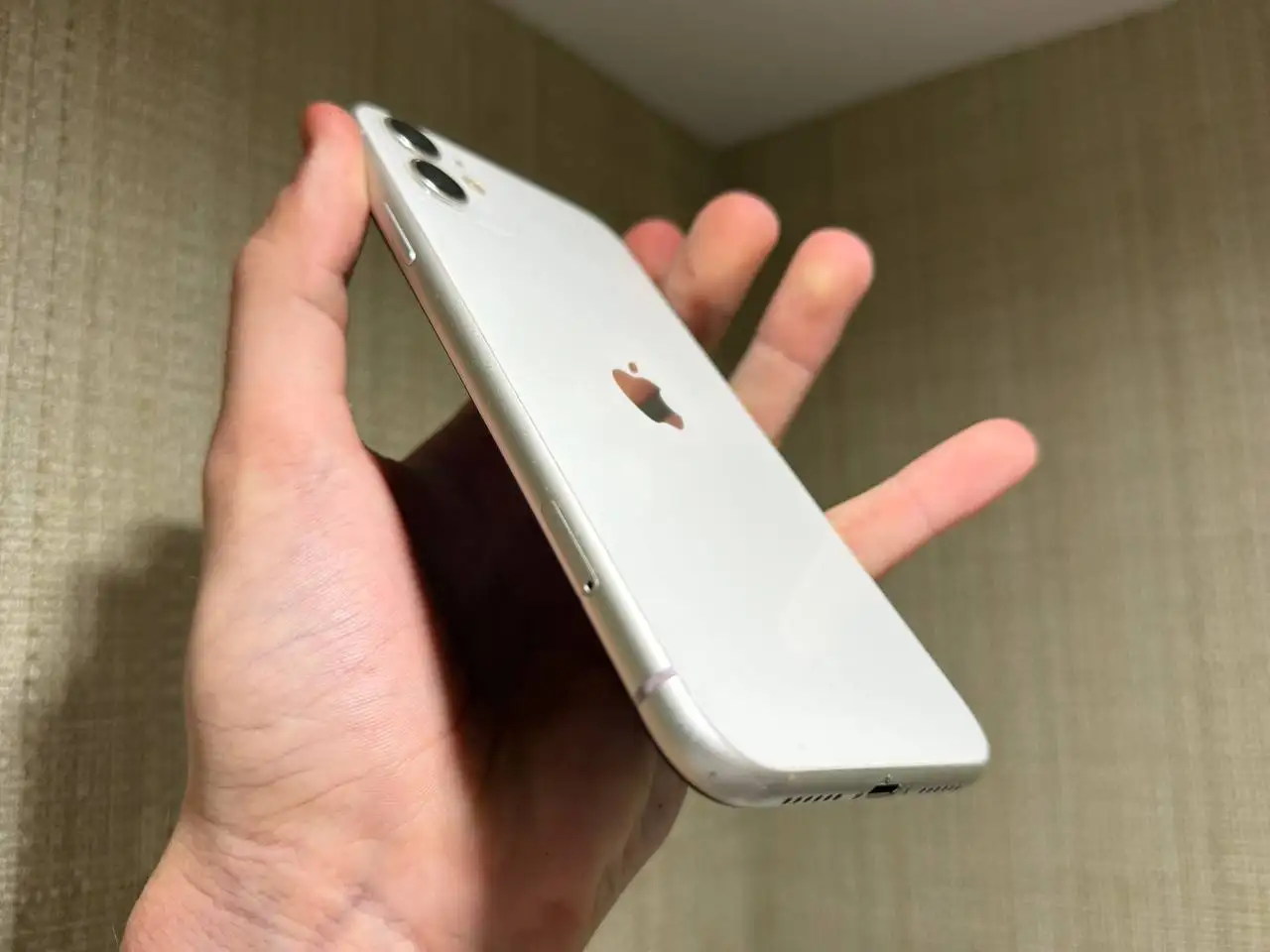 iPhone 11 64GB White - Смартфоны и гаджеты (Электроника) в Пермь