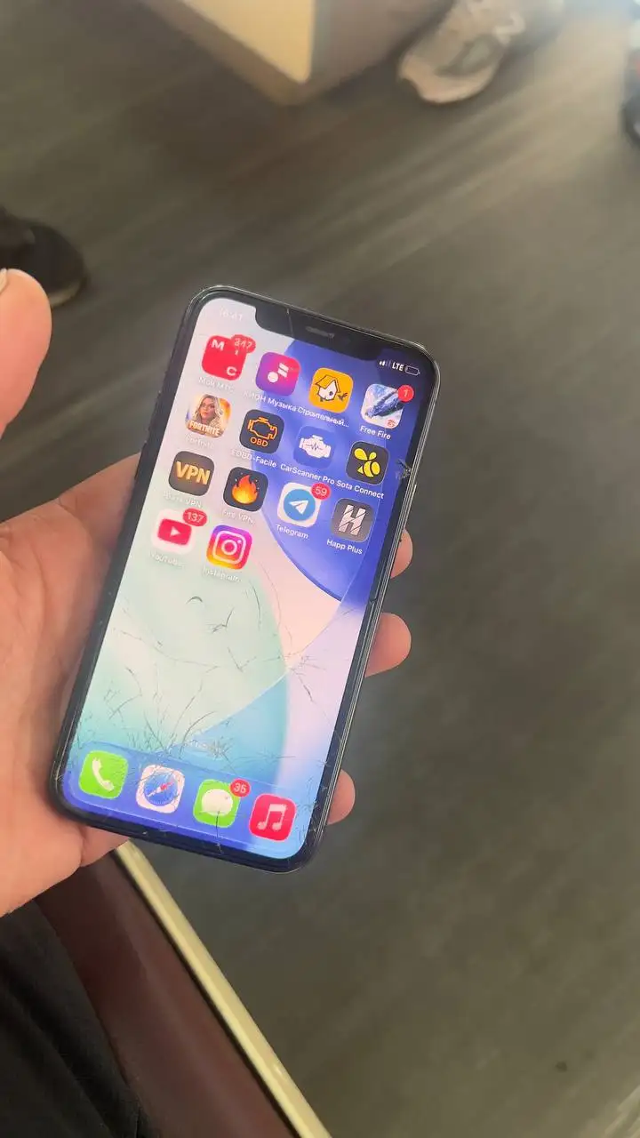 Обменяю iPhone 11 Pro 512GB - Смартфоны (Электроника) в Пермь