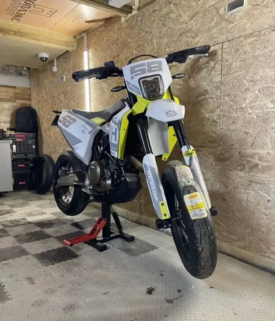 Мотоциклы Husqvarna и Dakar - Автозапчасти в Пермь