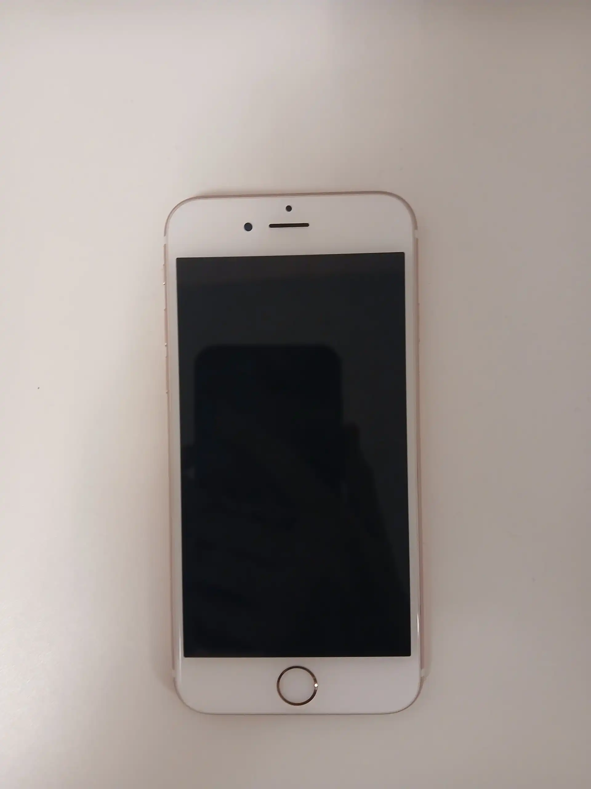 Продам iPhone 6s 64 ГБ