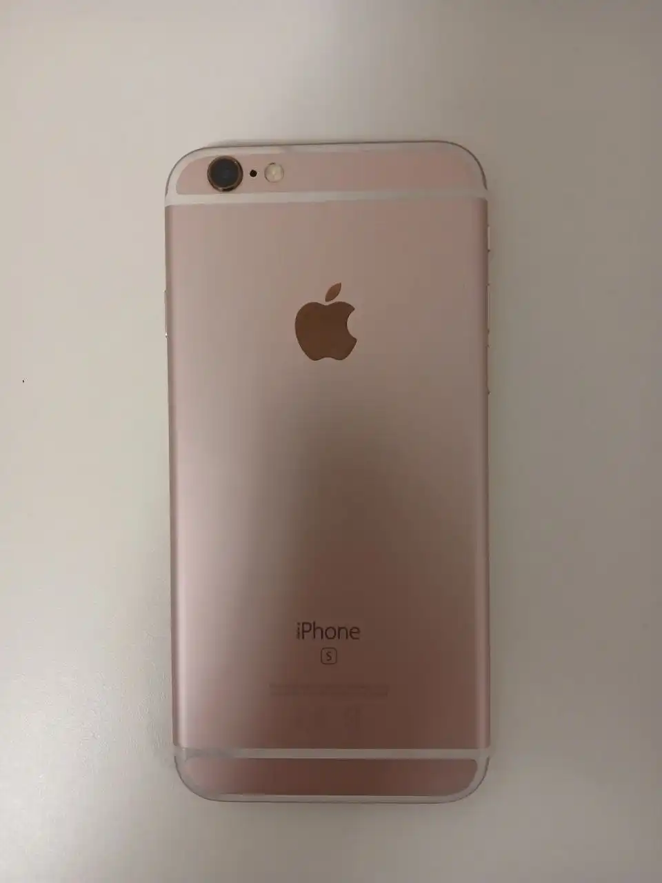 Продам iPhone 6s 64 ГБ