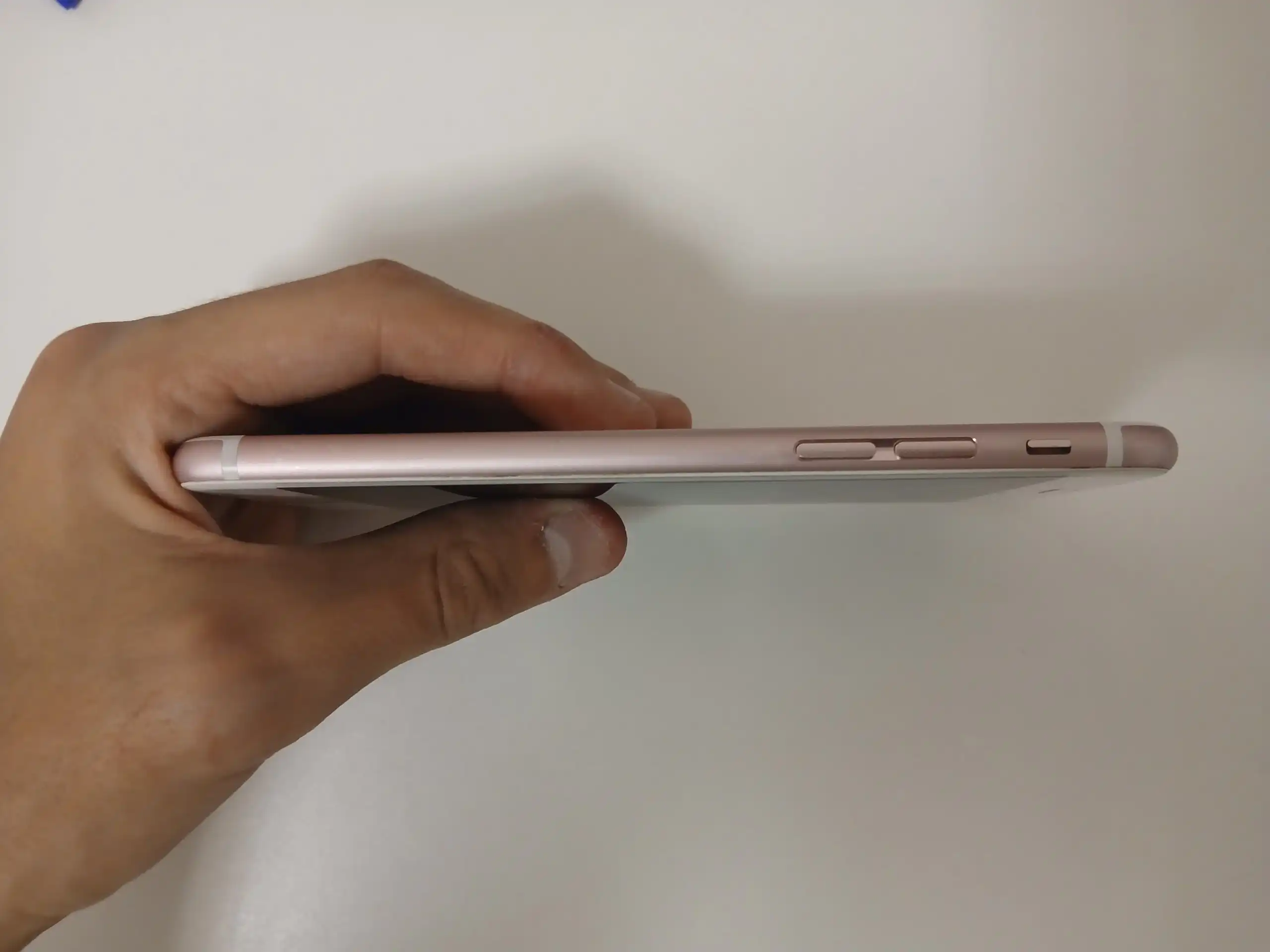 Продам iPhone 6s 64 ГБ