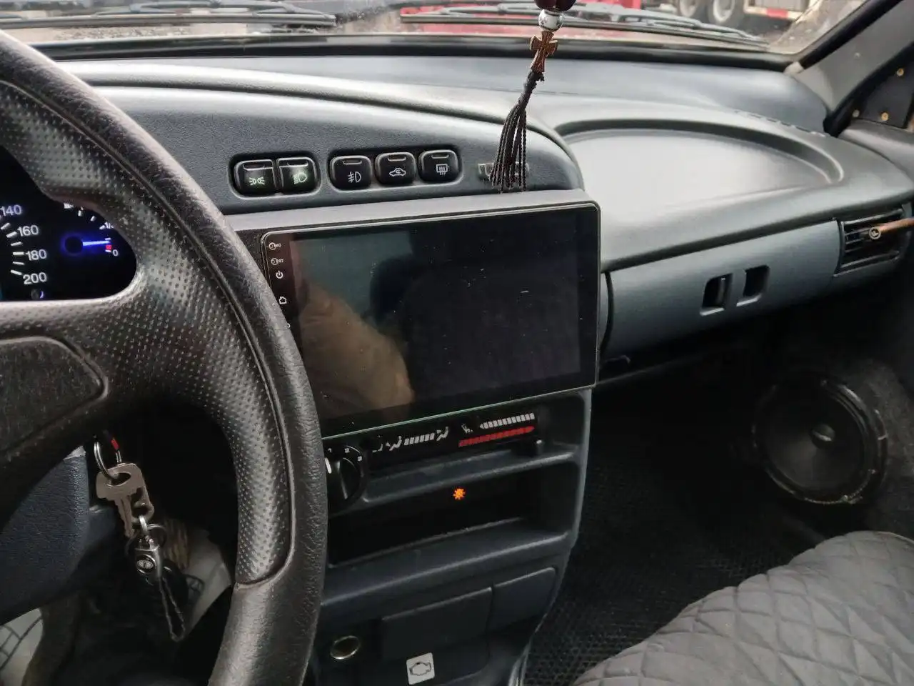 Продам машину в отличном состоянии с аудиосистемой и доп. оборудованием