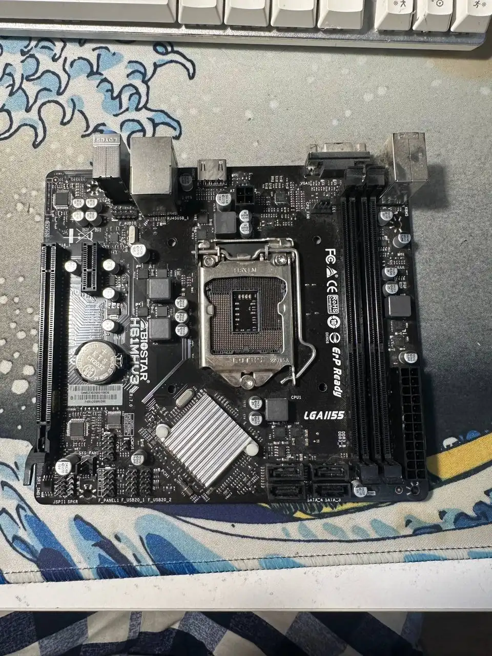 Продажа комплектующих ПК: процессор Intel Core i5 2400, видеокарта AMD Radeon R9, монитор LG 22