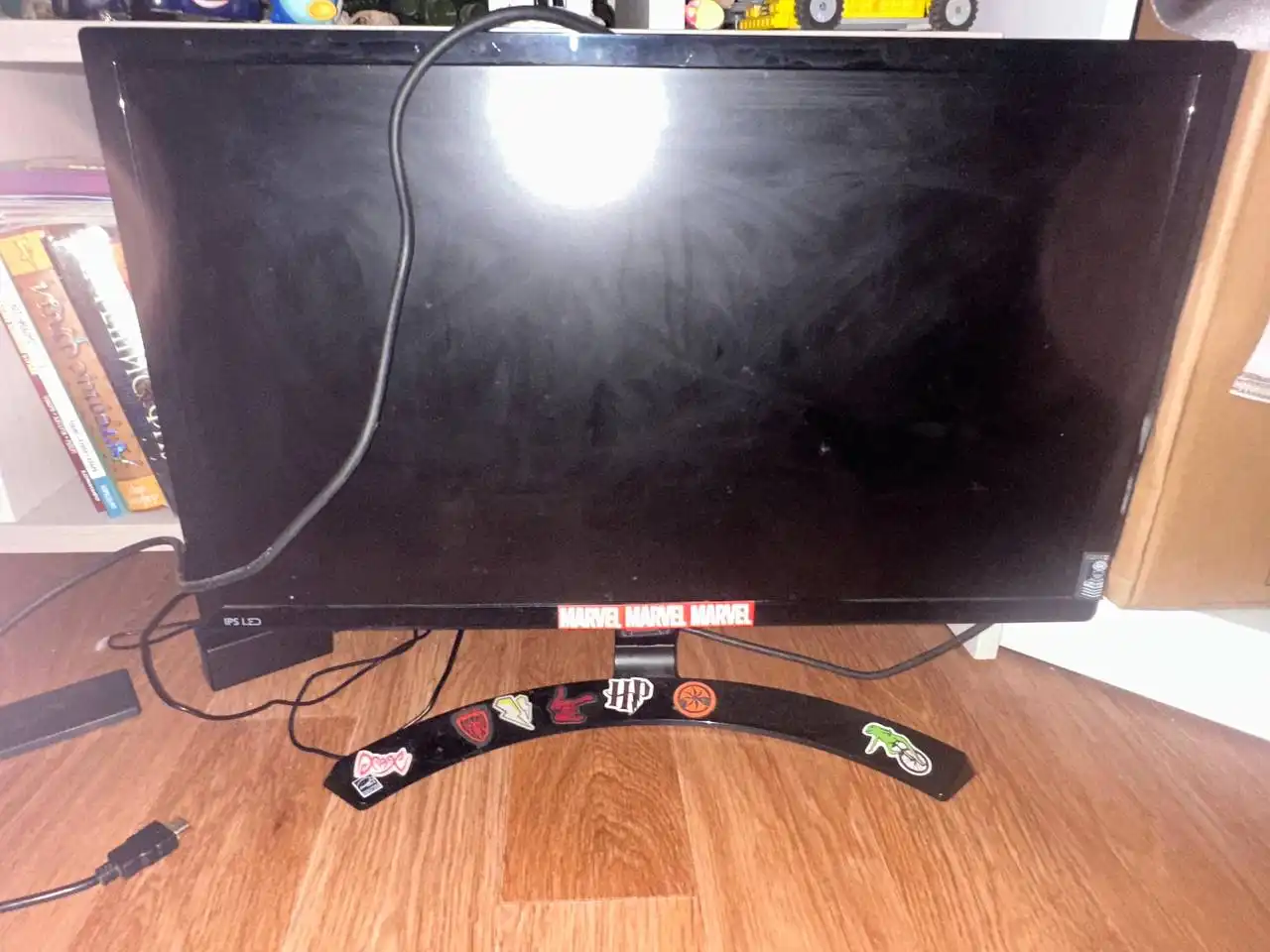 Продажа комплектующих ПК: процессор Intel Core i5 2400, видеокарта AMD Radeon R9, монитор LG 22