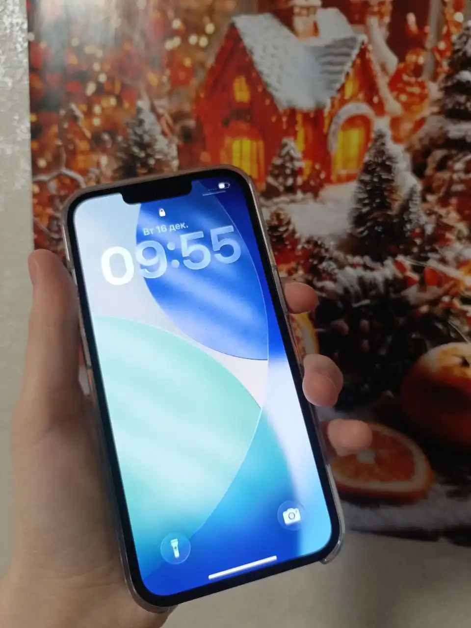 Айфон 13 128 ГБ с разбитой задней крышкой