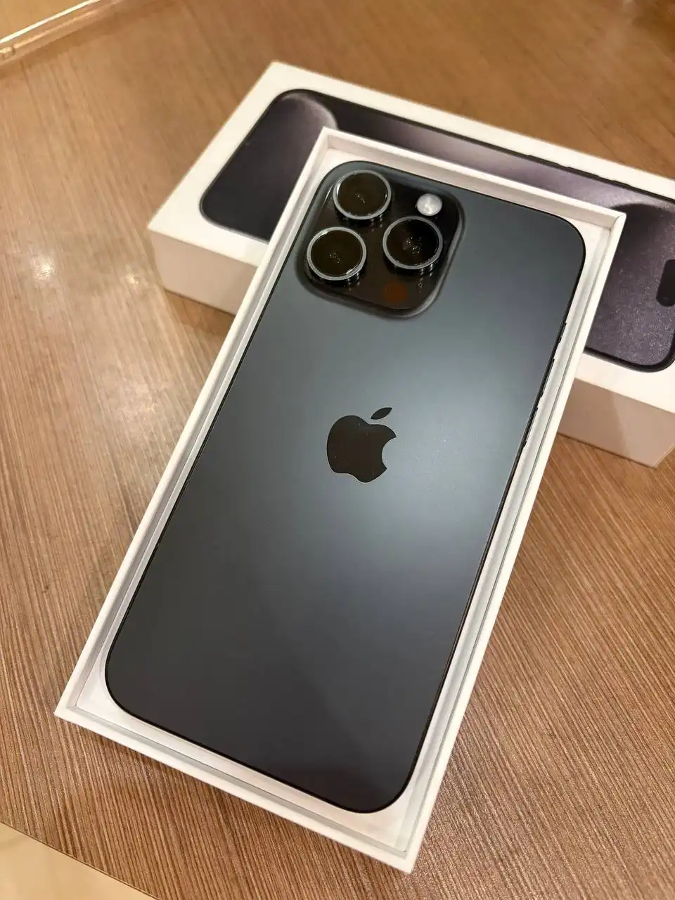 Продам iPhone 15 Pro Max в идеальном состоянии