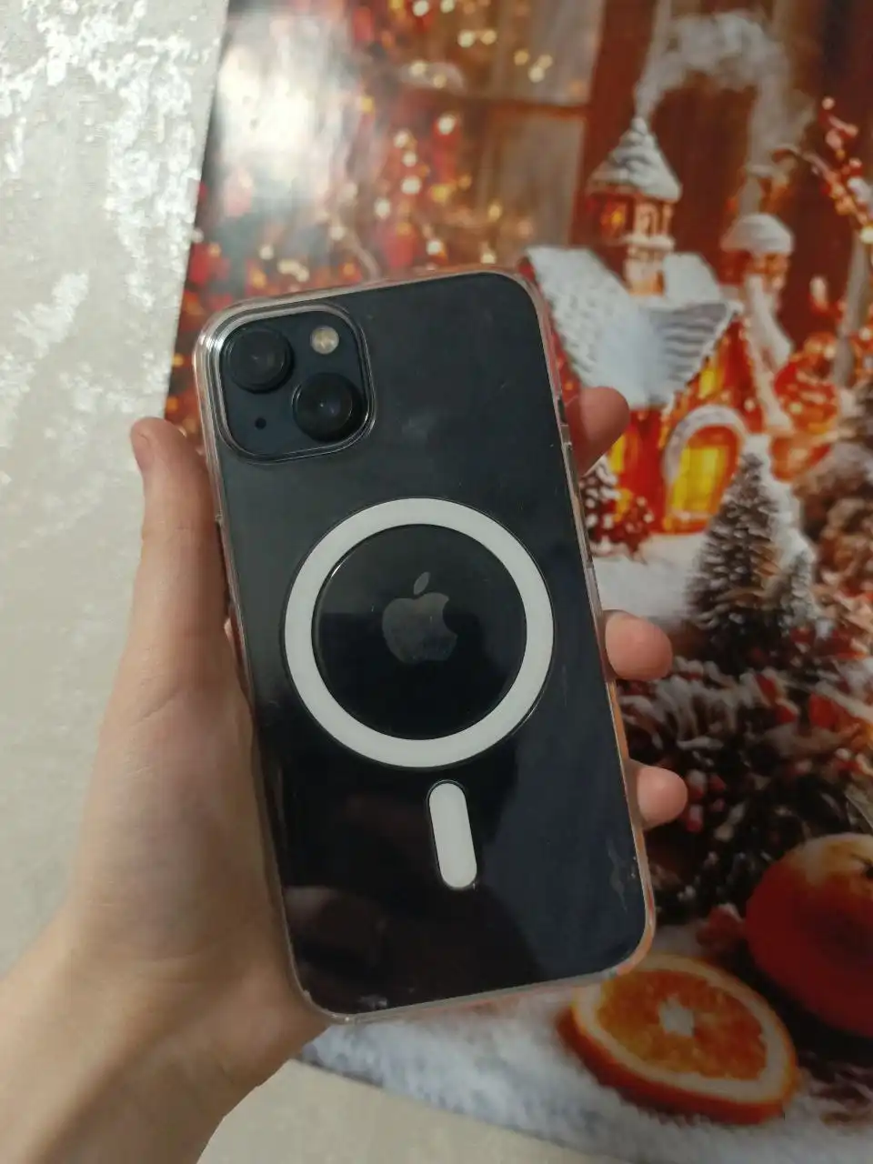 Айфон 13 128 ГБ с разбитой задней крышкой