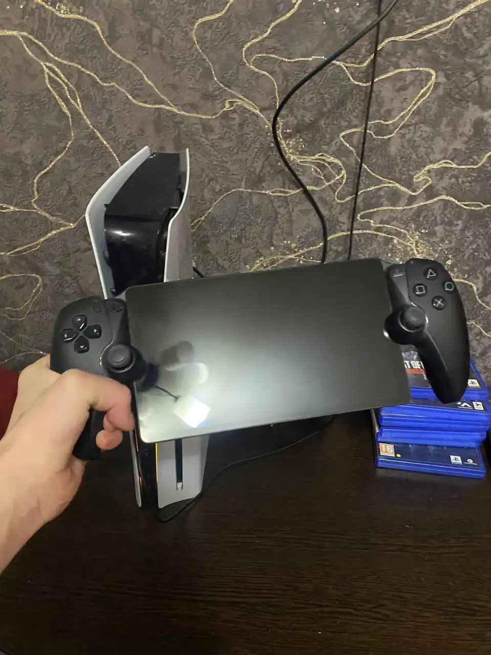 Продам PlayStation Portal