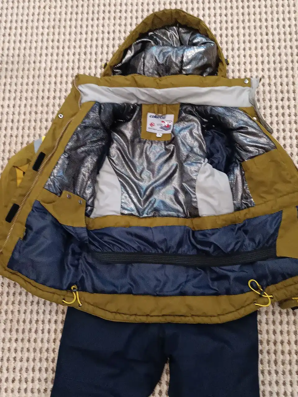 Продам детский теплый костюм для мальчика