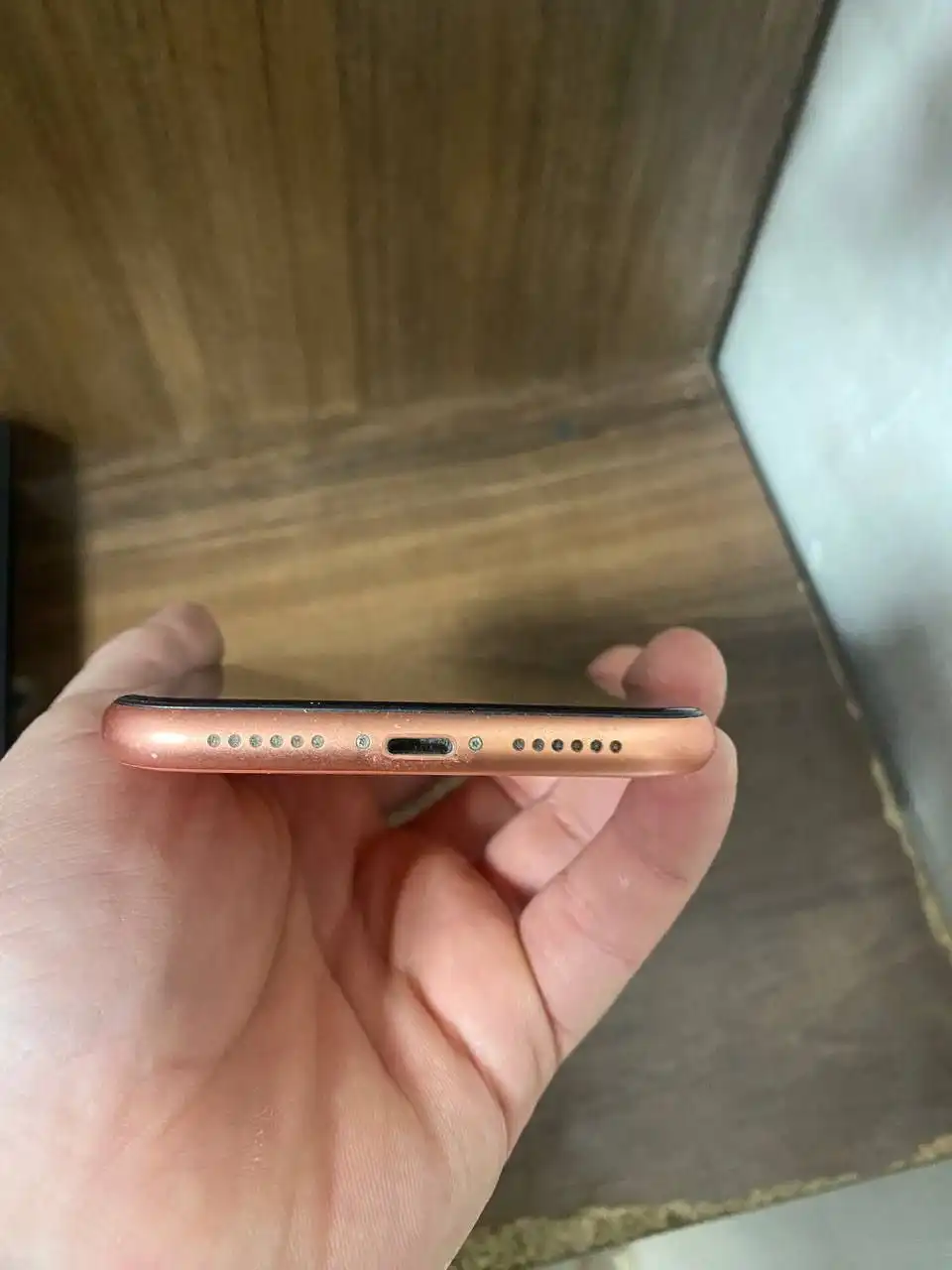 Продам iPhone XR