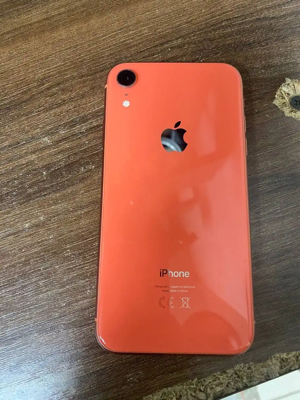 Продам iPhone XR