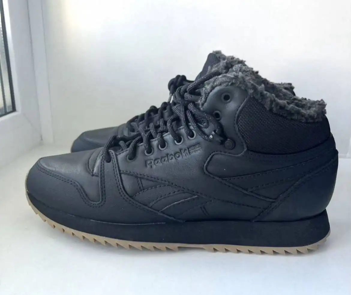 Зимние кроссовки Reebok Classic Leather Mid