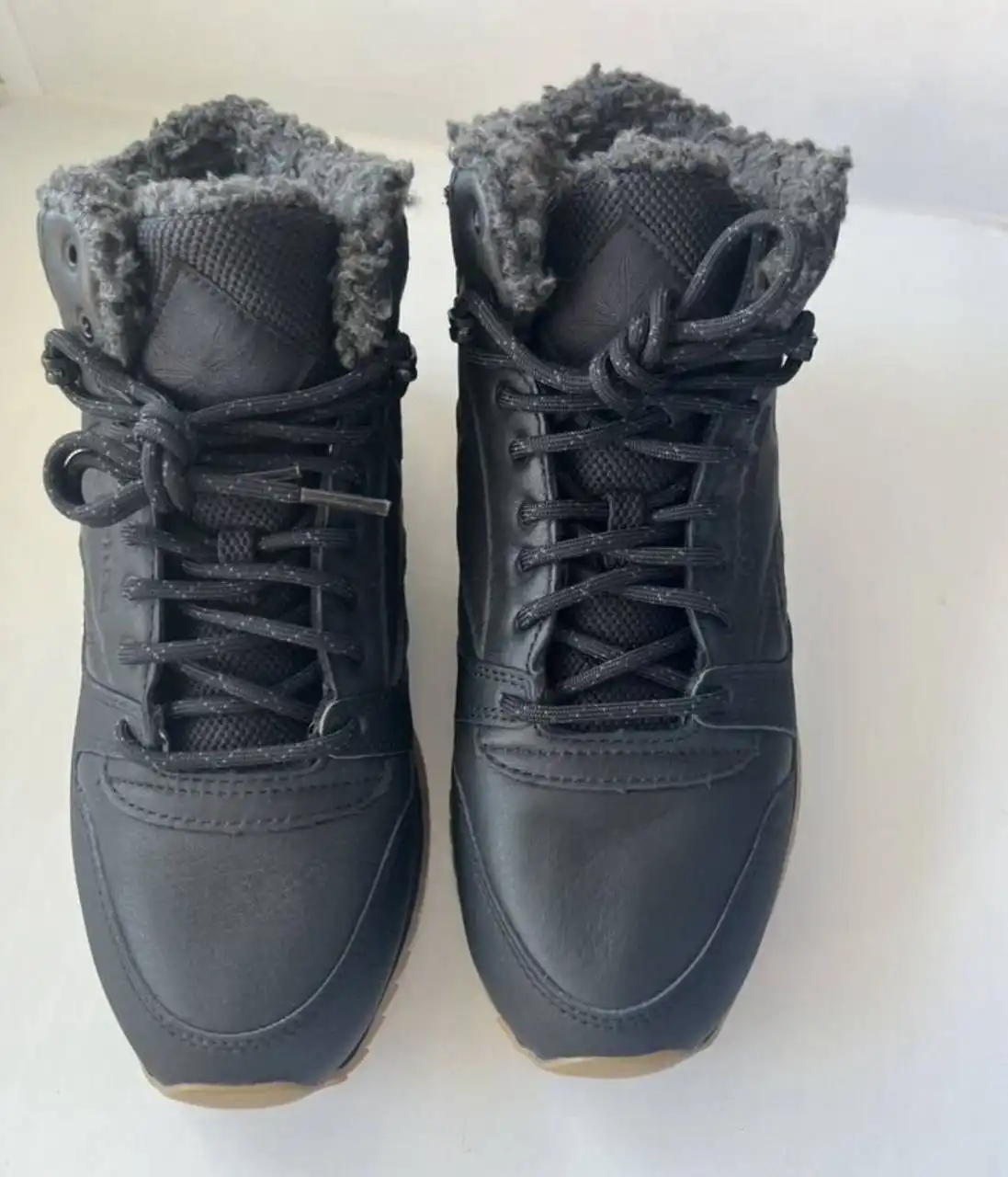 Зимние кроссовки Reebok Classic Leather Mid