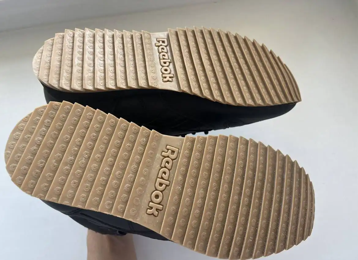 Зимние кроссовки Reebok Classic Leather Mid