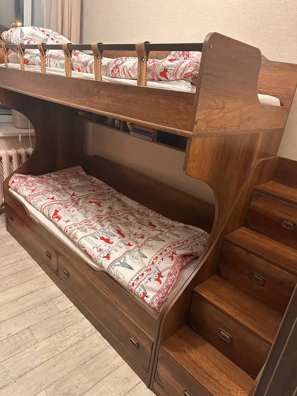 Продам двухъярусную кровать ТриЯ с матрасами Аскона и аксессуарами