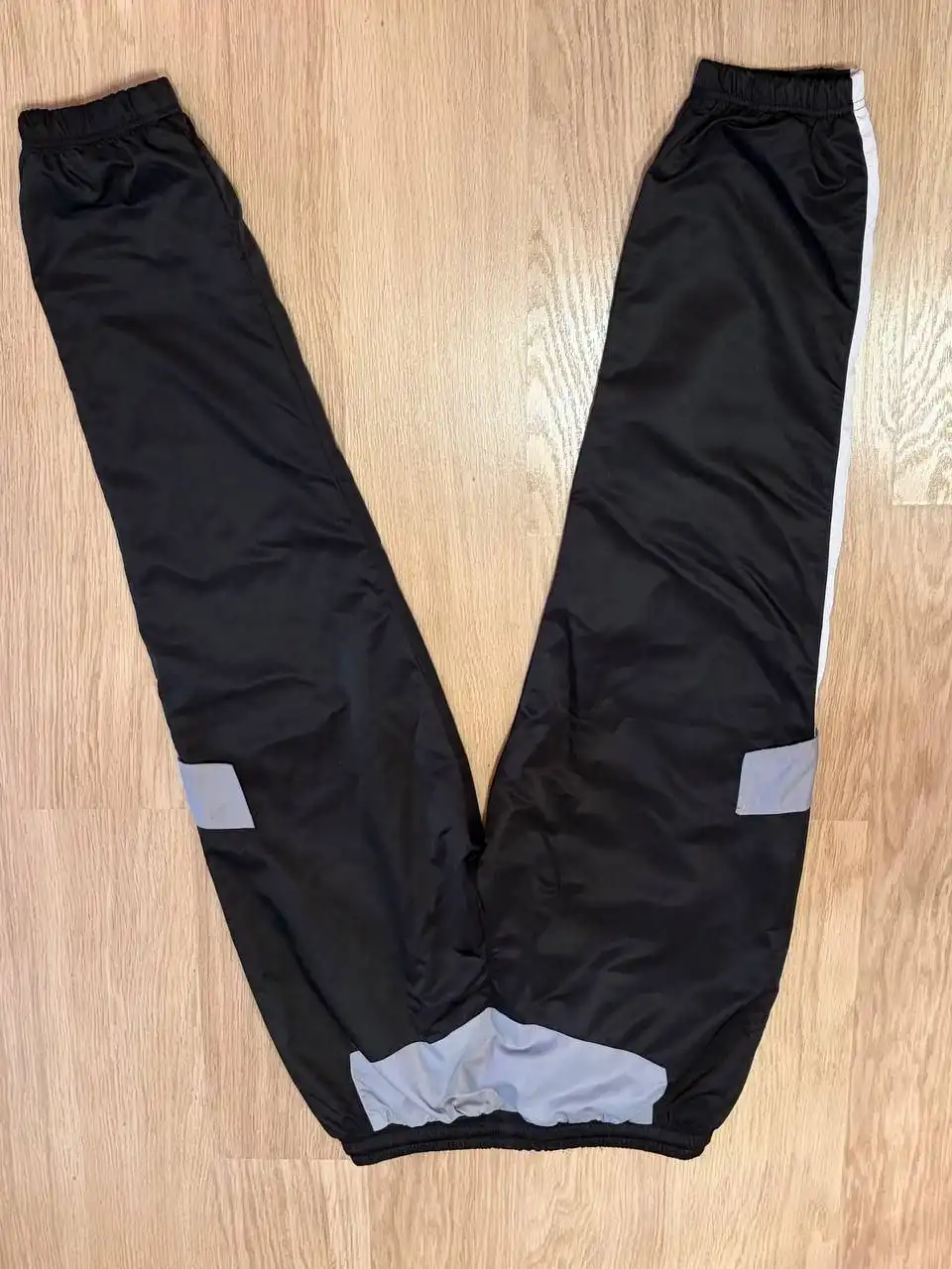 Продажа мужских штанов Nike