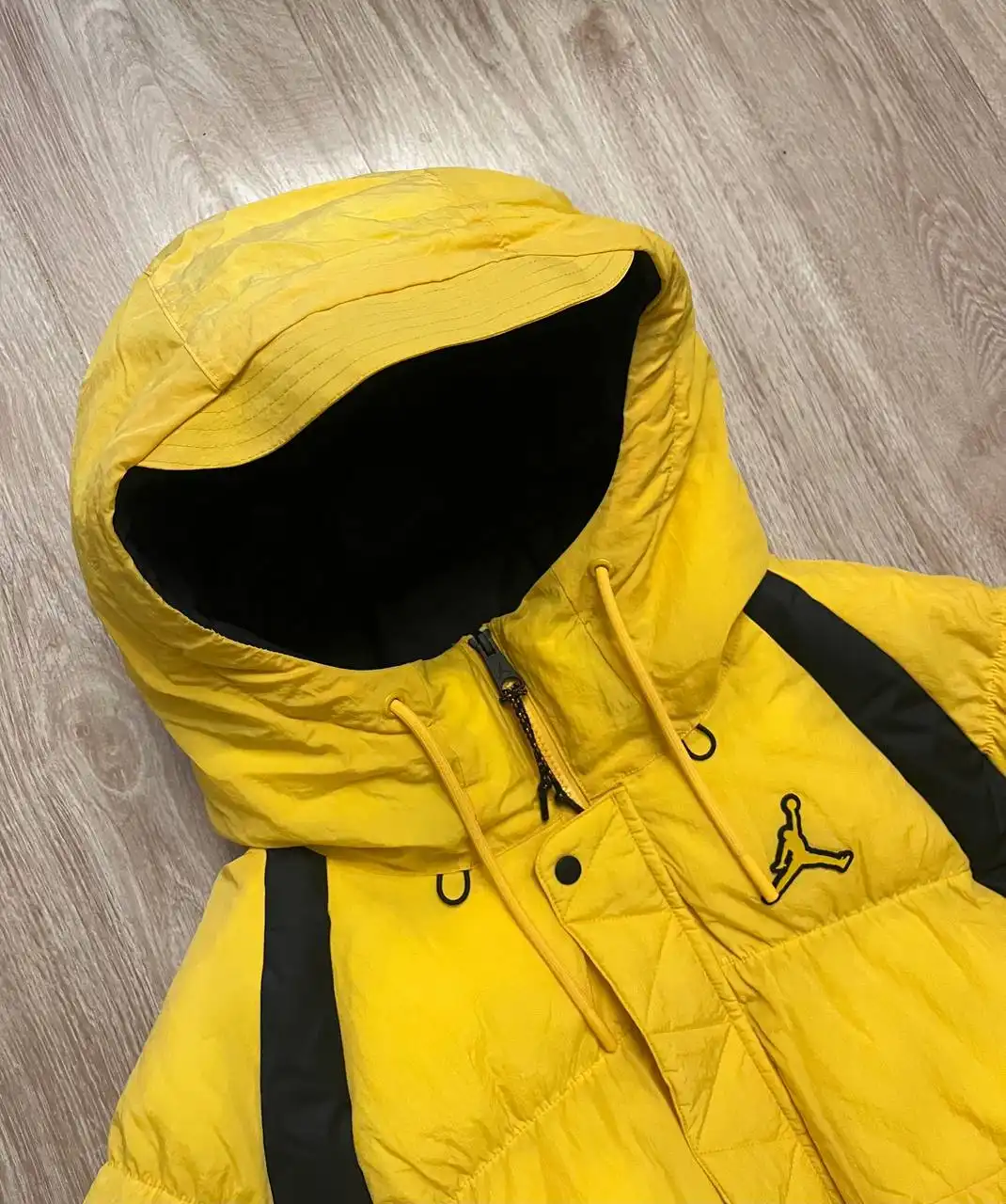 Продам оригинальную теплую куртку - Верхняя одежда (Одежда) в Пермь