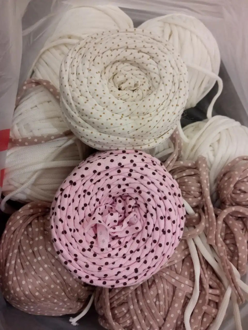 Продажа юбки, пряжи, шнура и ниток