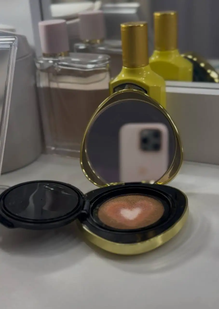 Продажа одежды и косметики - Одежда в Барнаул