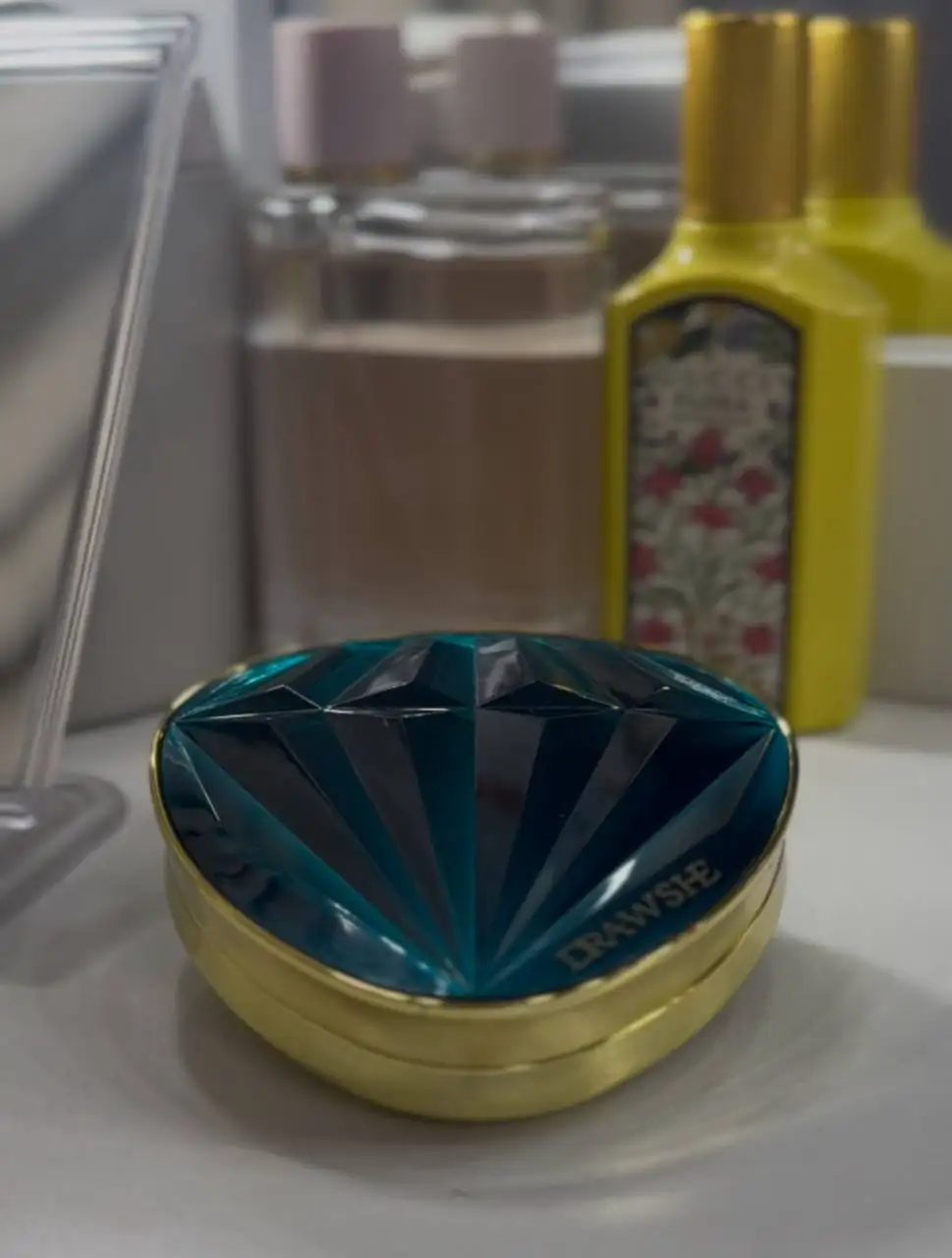 Продажа одежды и косметики - Одежда в Барнаул