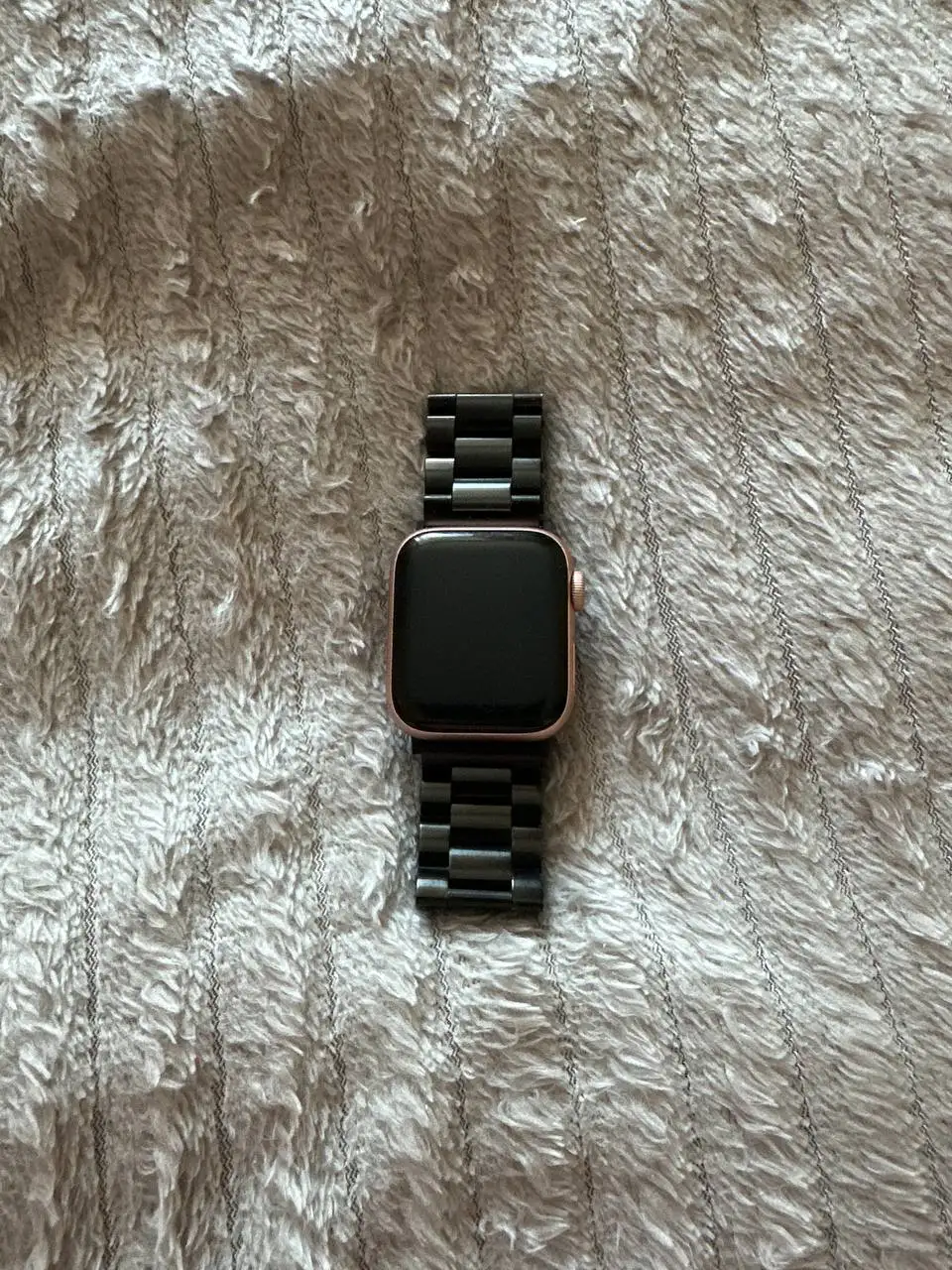 Продажа Apple Watch SE 2021 40mm в хорошем состоянии - Часы (Электроника) в Барнаул