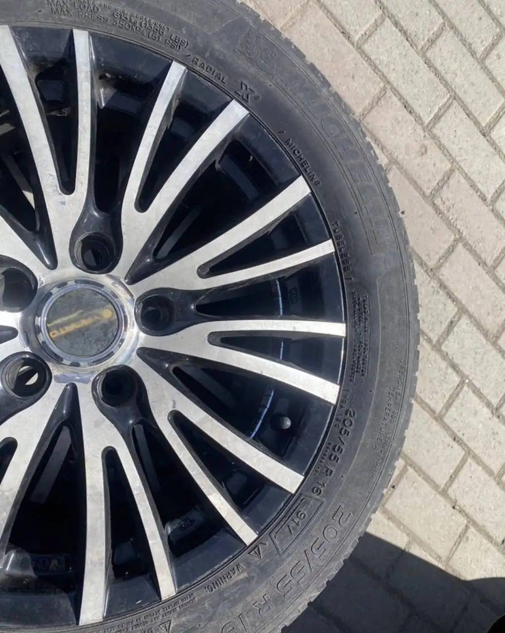 Продажа летних шин и литых дисков - Запчасти (Авто) в Барнаул