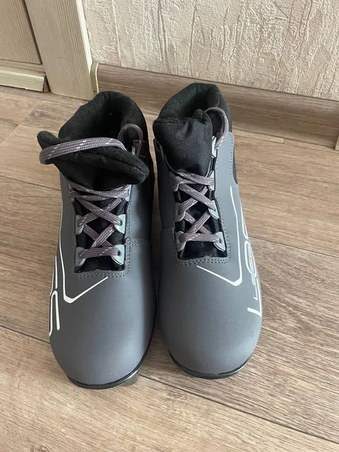 Продаются новые лыжи и ботинки 37 размер - частное объявление в Барнаул