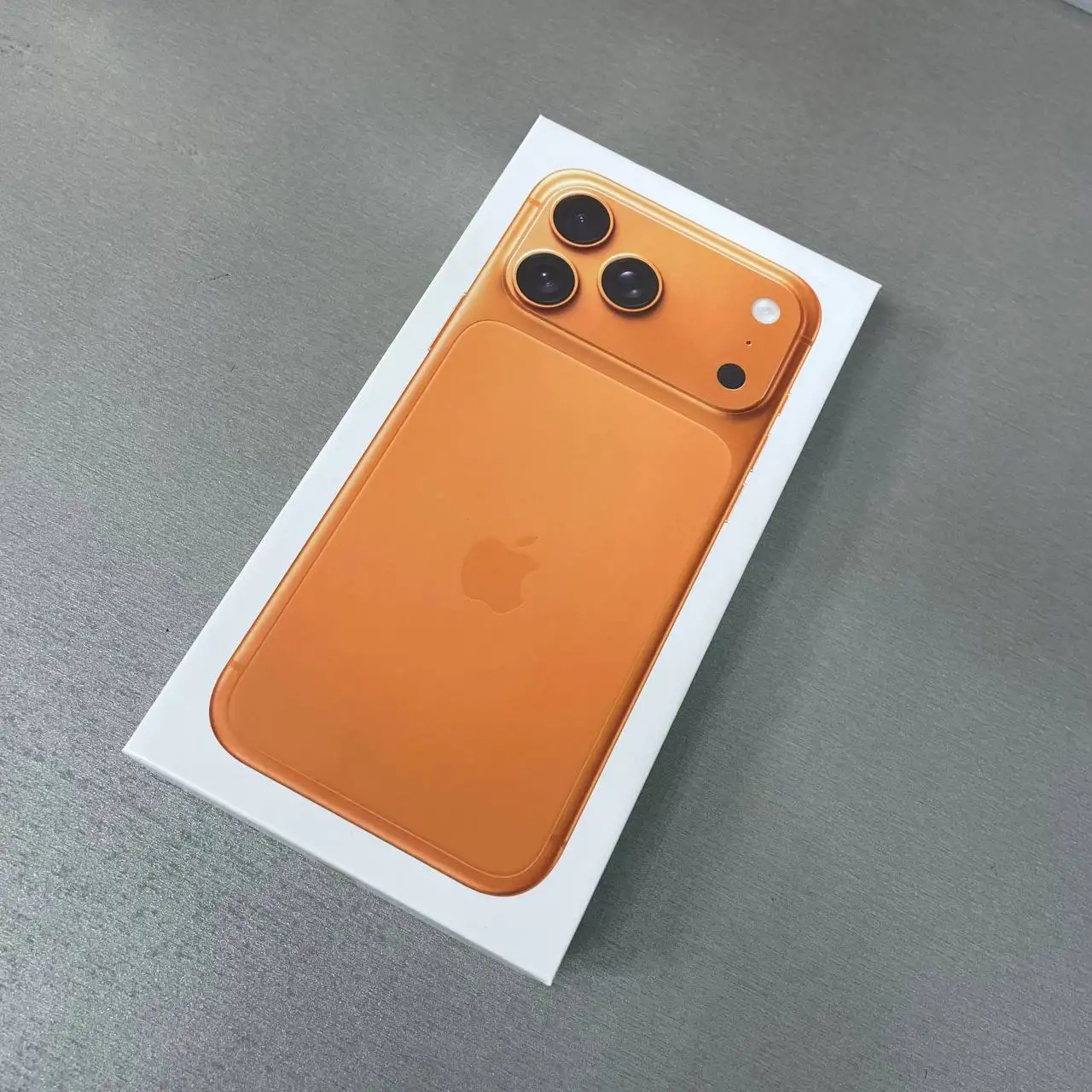 Android телефон 128ГБ внешне как iPhone 17 Pro Max - Смартфоны (Электроника) в Барнаул