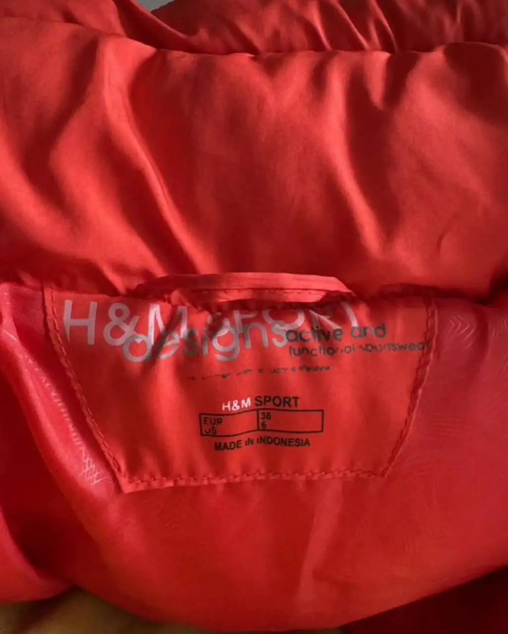 Продам утепленную жилетку HM - Верхняя одежда (Одежда) в Барнаул