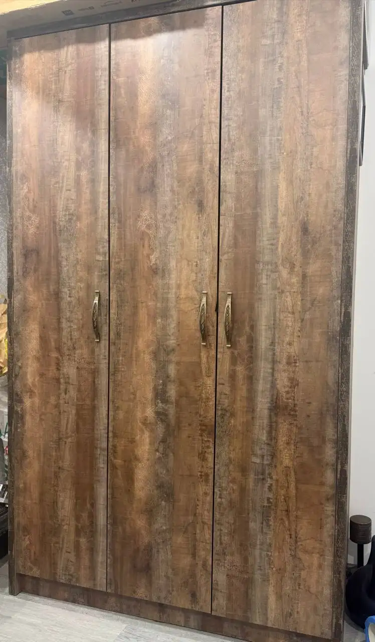 Продам шкаф 127*210*54 - Мебель (Для дома и дачи) в Барнаул