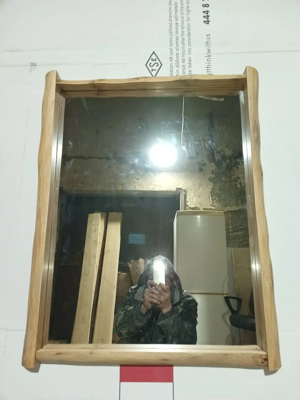 Дизайнерское зеркало в раме из ясеня 83×67 см - Зеркала (Для дома и дачи) в Барнаул