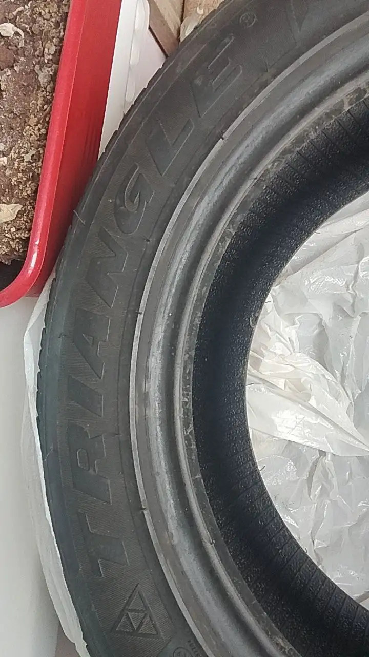 Летняя резина 215/55/16 с минимальным пробегом - Шины и диски (Запчасти) в Барнаул