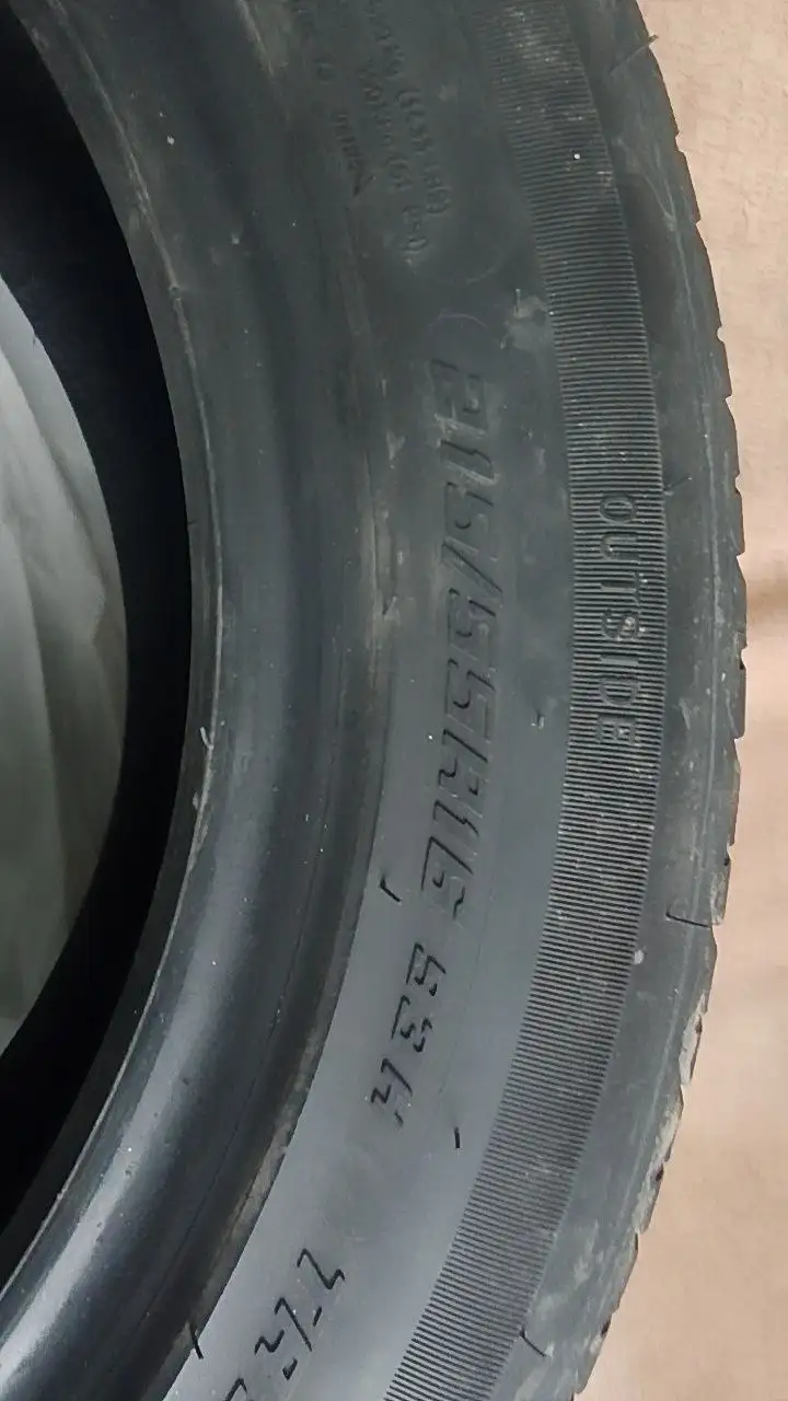 Летняя резина 215/55/16 с минимальным пробегом - Шины и диски (Запчасти) в Барнаул