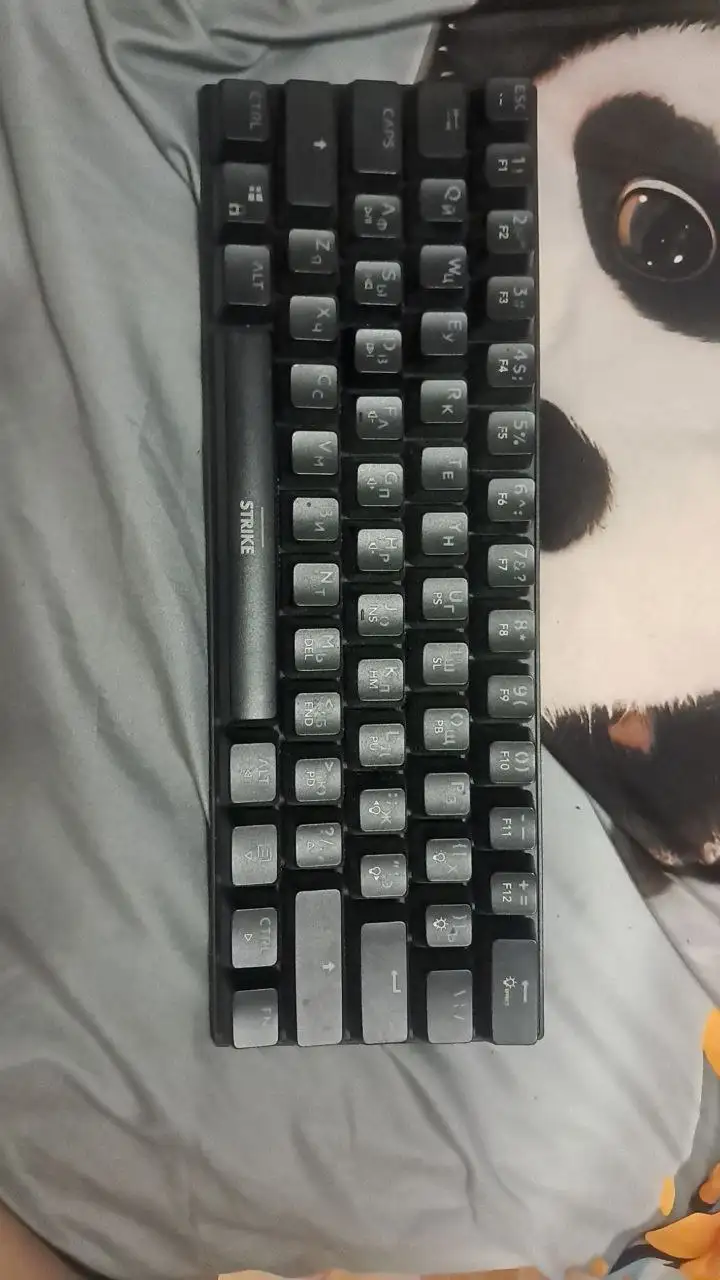 Механическая клавиатура 60% с красными свитчами - Компьютерная периферия (Электроника) в Барнаул