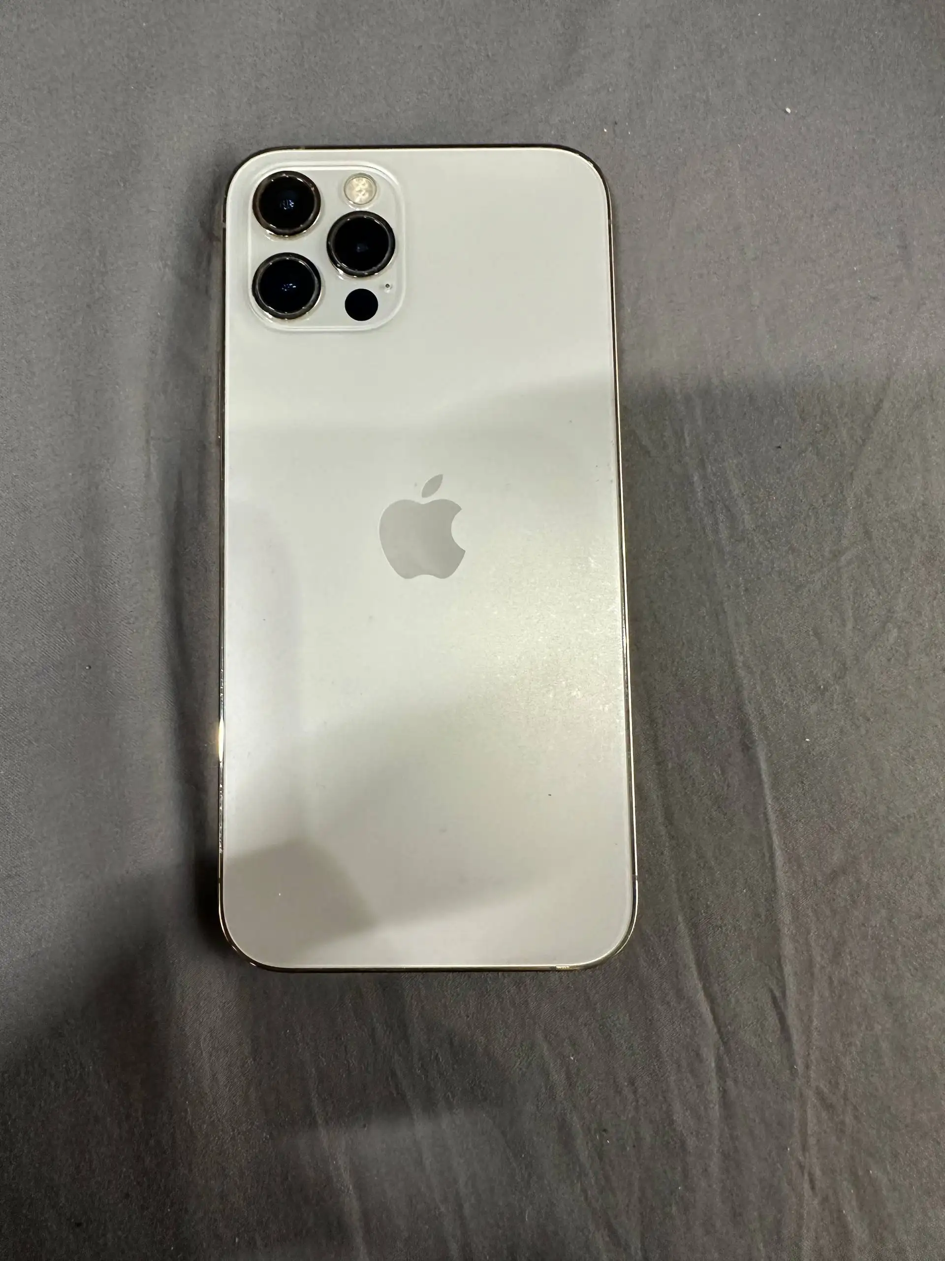 Продам iPhone 12 Pro 512 ГБ золотистый - Смартфоны (Электроника) в Барнаул