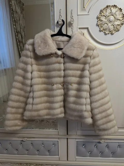 Искусственные шубки размер 44-46 - Варежки в Барнаул