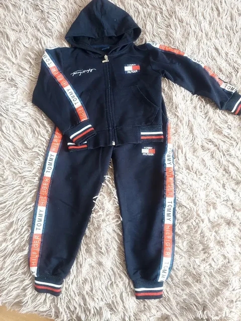 Фирменные вещи в отличном состоянии - Варежки в Барнаул