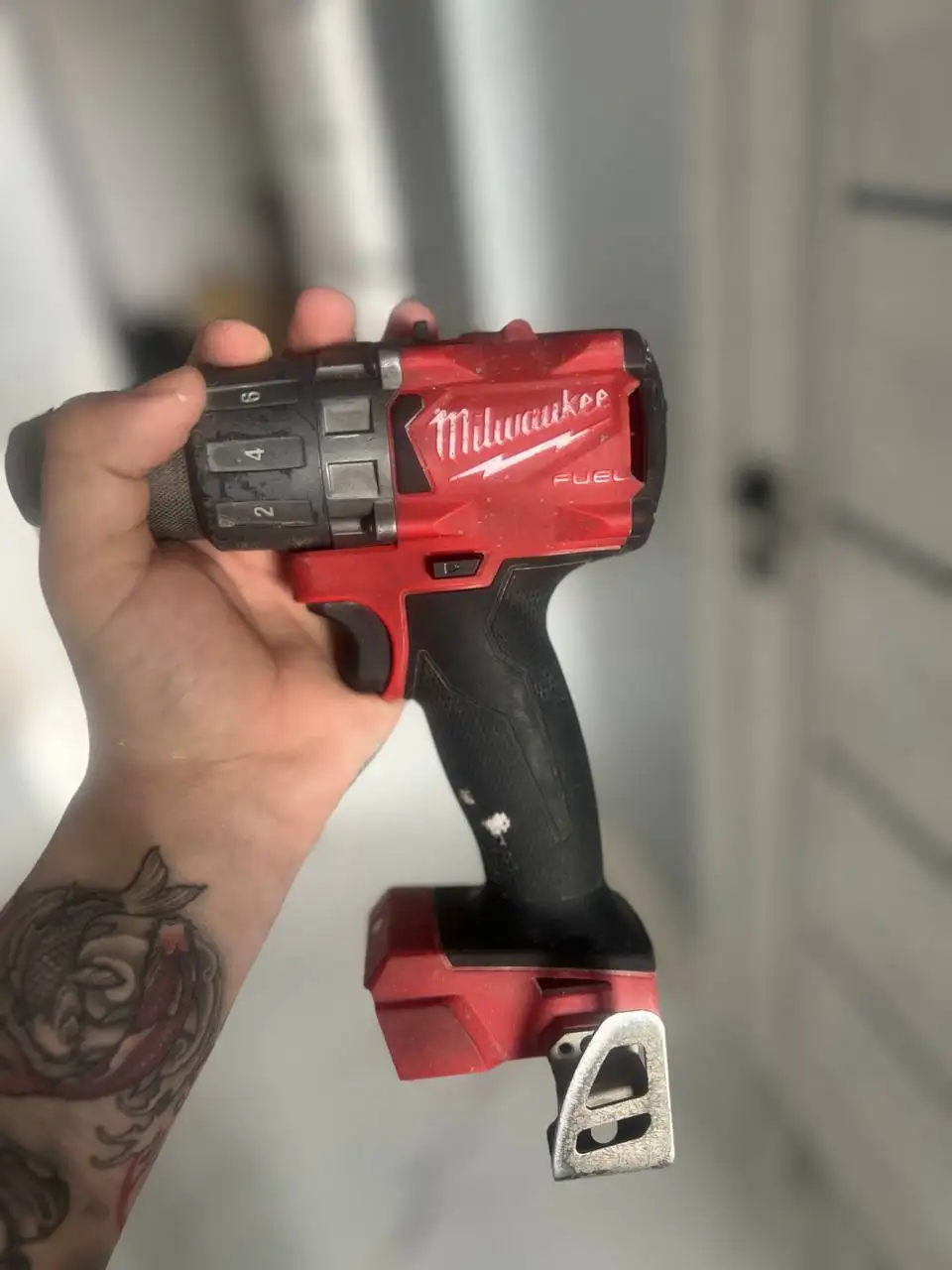 Продажа дрели-шуруповерта Milwaukee M18 с аккумуляторами - Электроинструменты (Готовый бизнес и оборудование) в Барнаул