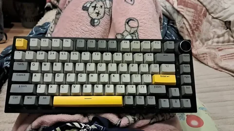 Клавиатура AJAZZ AK 820 с желтыми свитчами и хотсвапом - Роботы-пылесосы в Барнаул