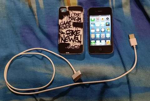 iPhone 4s 16gb на iOS 6.1.3 с возможностью обмена - частное объявление в Барнаул