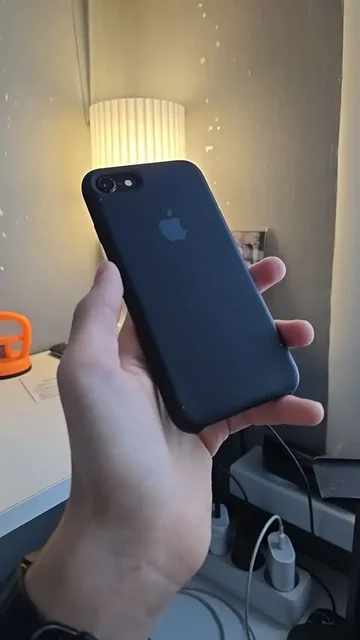 Продам iPhone SE 2020 128gb - Мобильные телефоны в Барнаул