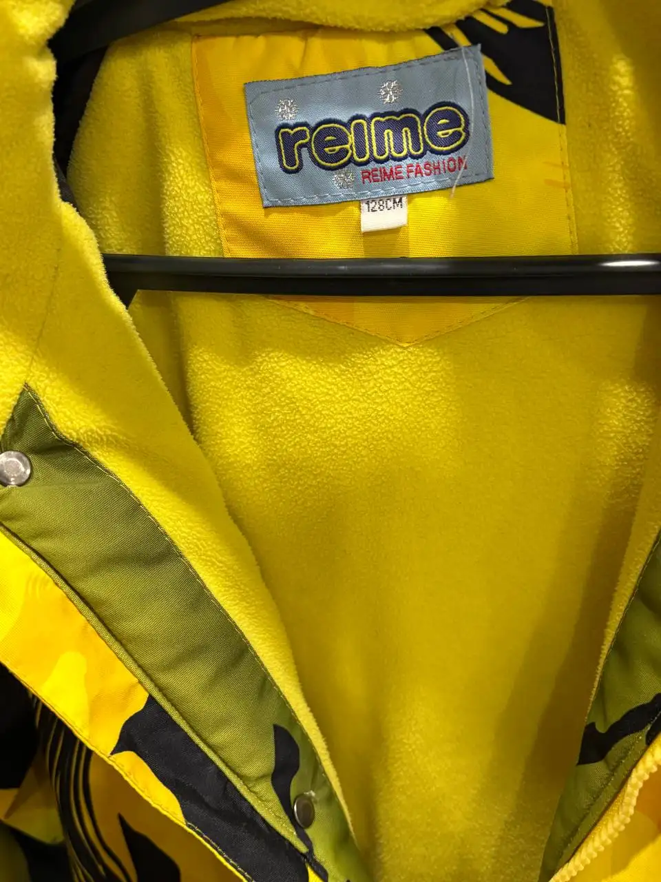 Продам куртку и комбинезон детские размер 128 см - Детская одежда (Одежда) в Барнаул