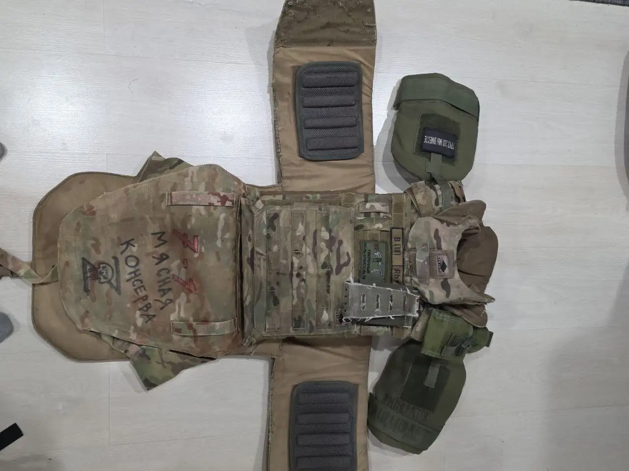 Продажа брони с противоосколочной защитой и пятиточечником - Тактическое снаряжение (Хобби и отдых) в Барнаул