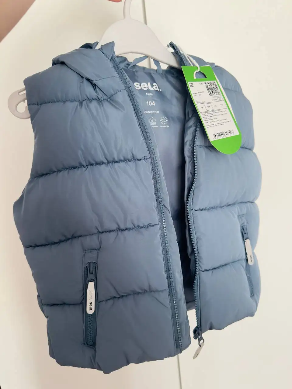 Жилетка размер 98 - Верхняя одежда (Одежда) в Барнаул