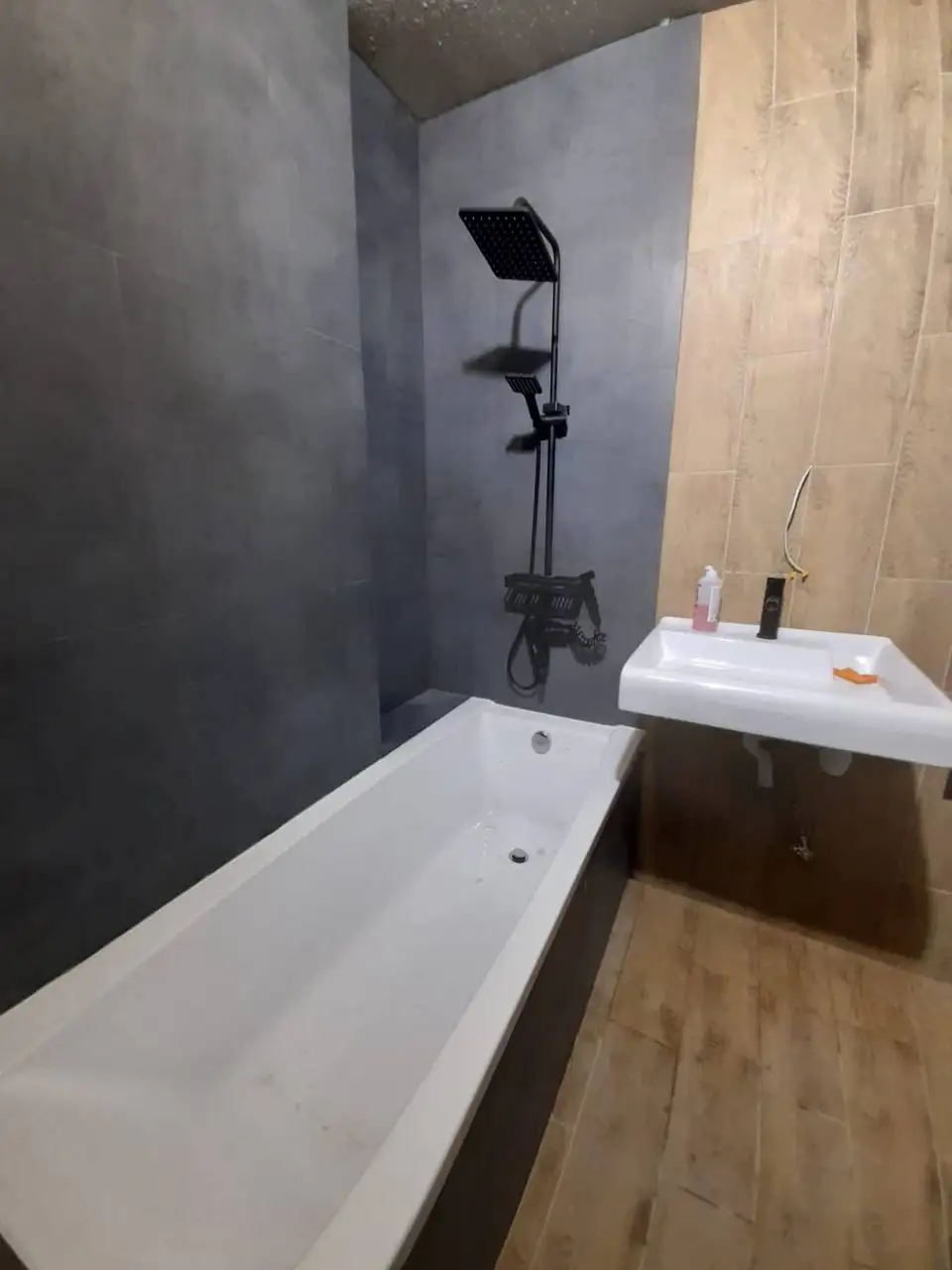 Ремонт квартир, ванных, санузлов под ключ - Ремонт и строительство (Услуги) в Барнаул