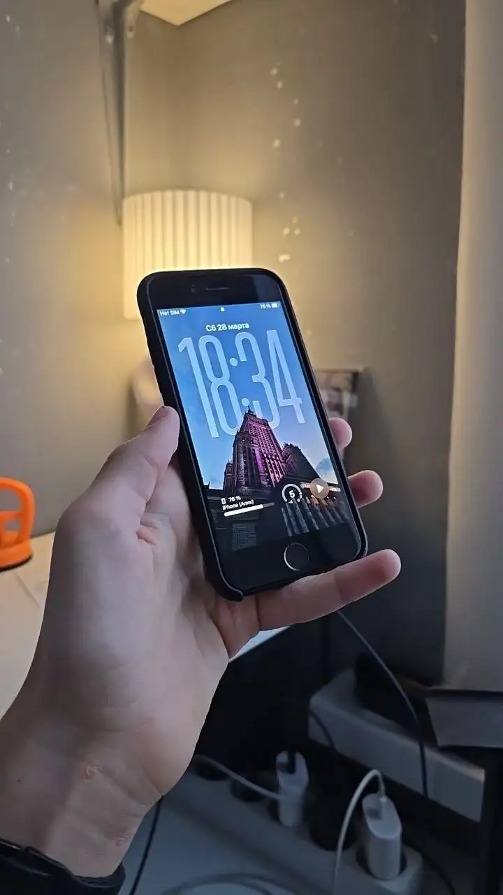 Продам iPhone SE 2020 128gb - Смартфоны (Электроника) в Барнаул