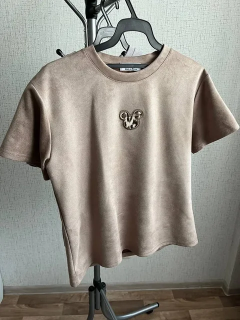 Продажа б/у одежды: велюровые футболки, пиджак Sinsay, платья - Купальники в Барнаул